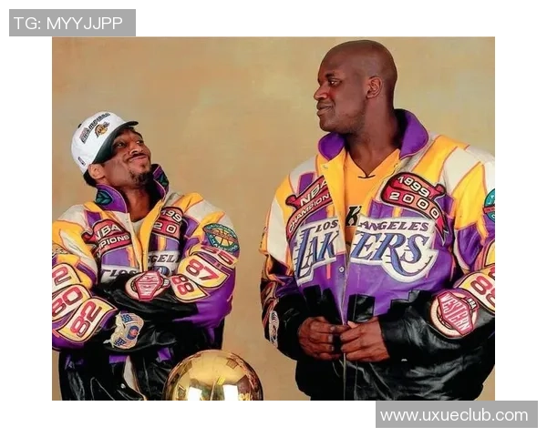 足球明星的绝美瞬间展现他们的风采与激情尽在这组精彩图片中