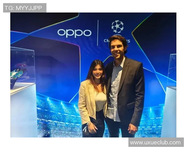 足球明星父子同框高清照片展现亲情与运动激情的完美结合